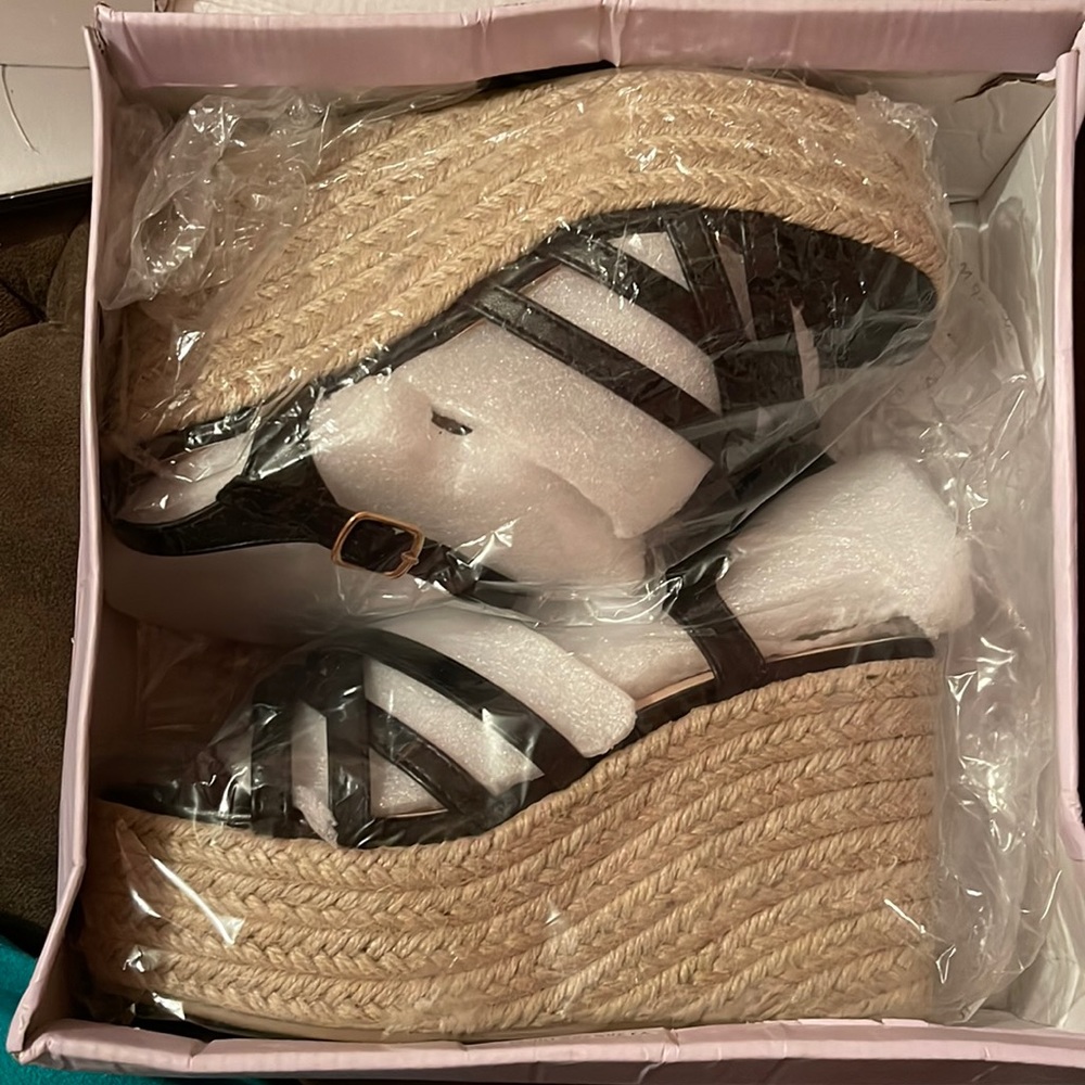 Black leather platform wedges size 6 women